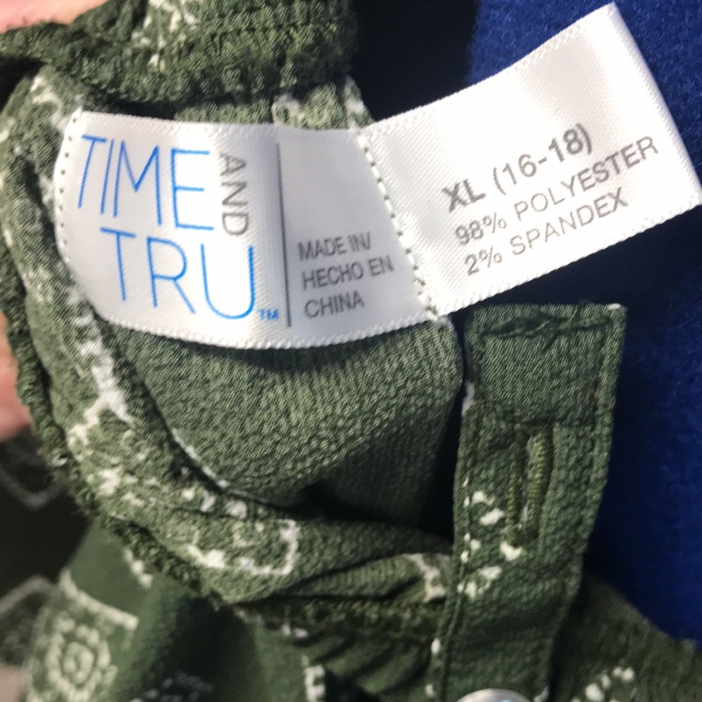 Time and Tru Jumper - Picture 7 of 7